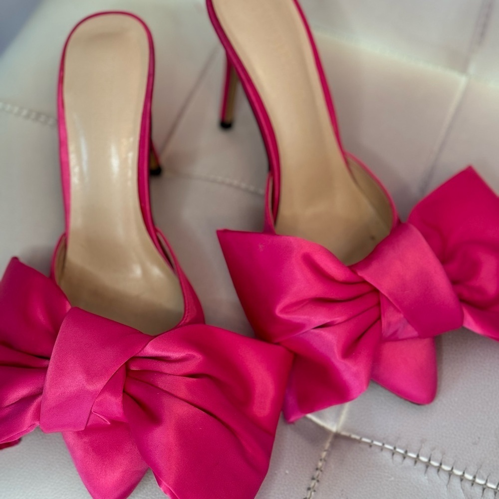 Hot Pink Bow Mule Heels Size 39 Size 9 US